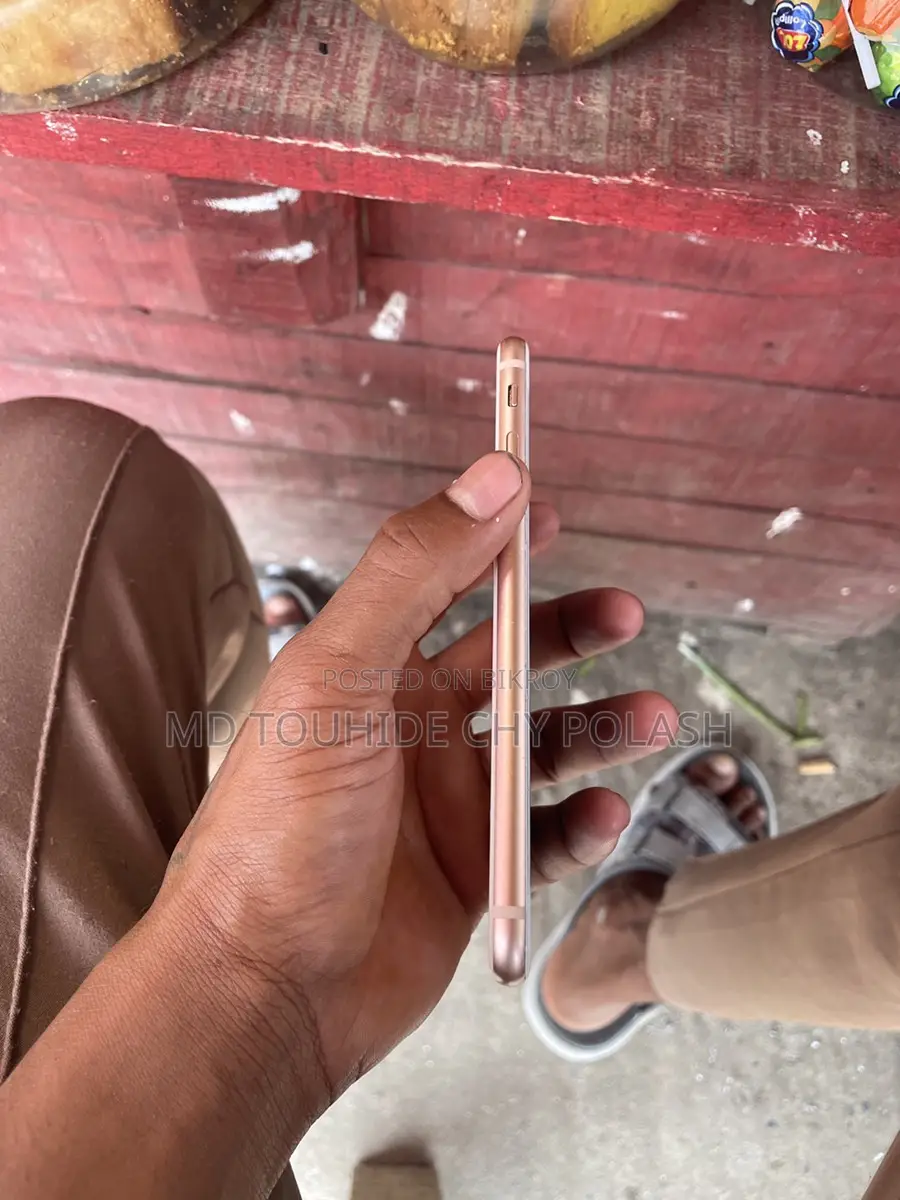 Apple iPhone 8 (Used)