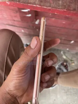 Apple iPhone 8 (Used)