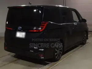 Toyota Noah S-Z HYB LEG REST 2022