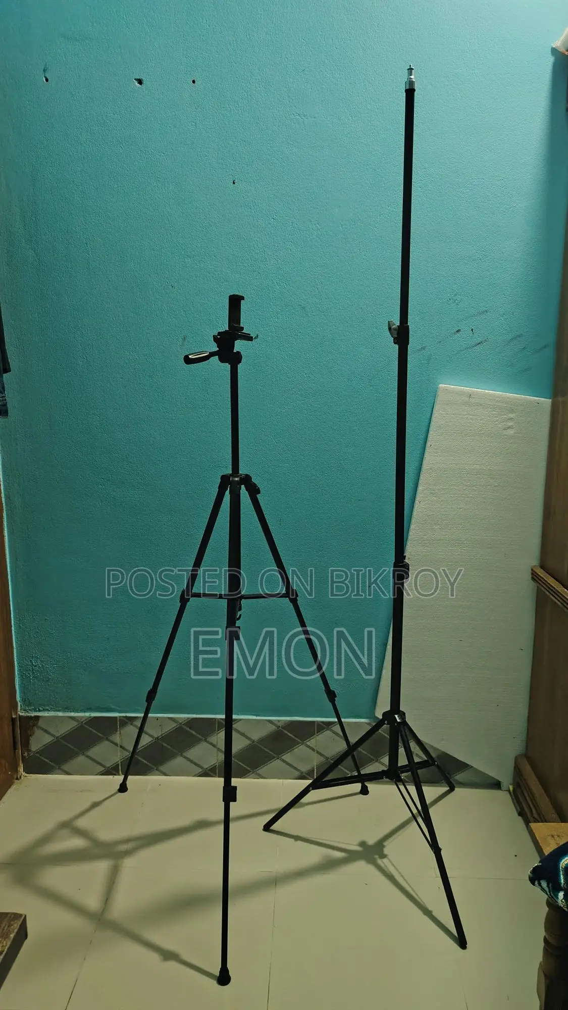 ২টি Mobile Phone/ Light Stand ট্রাইপড বিক্রয় করা হবে