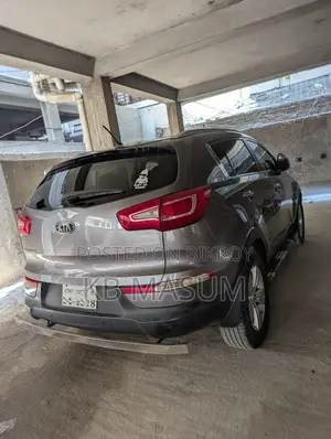 Kia Sportage . 2012