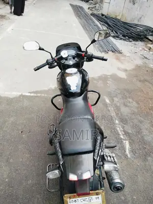 Bajaj Pulsar 150 - 2018
