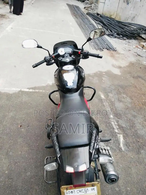 Bajaj Pulsar 150 - 2018