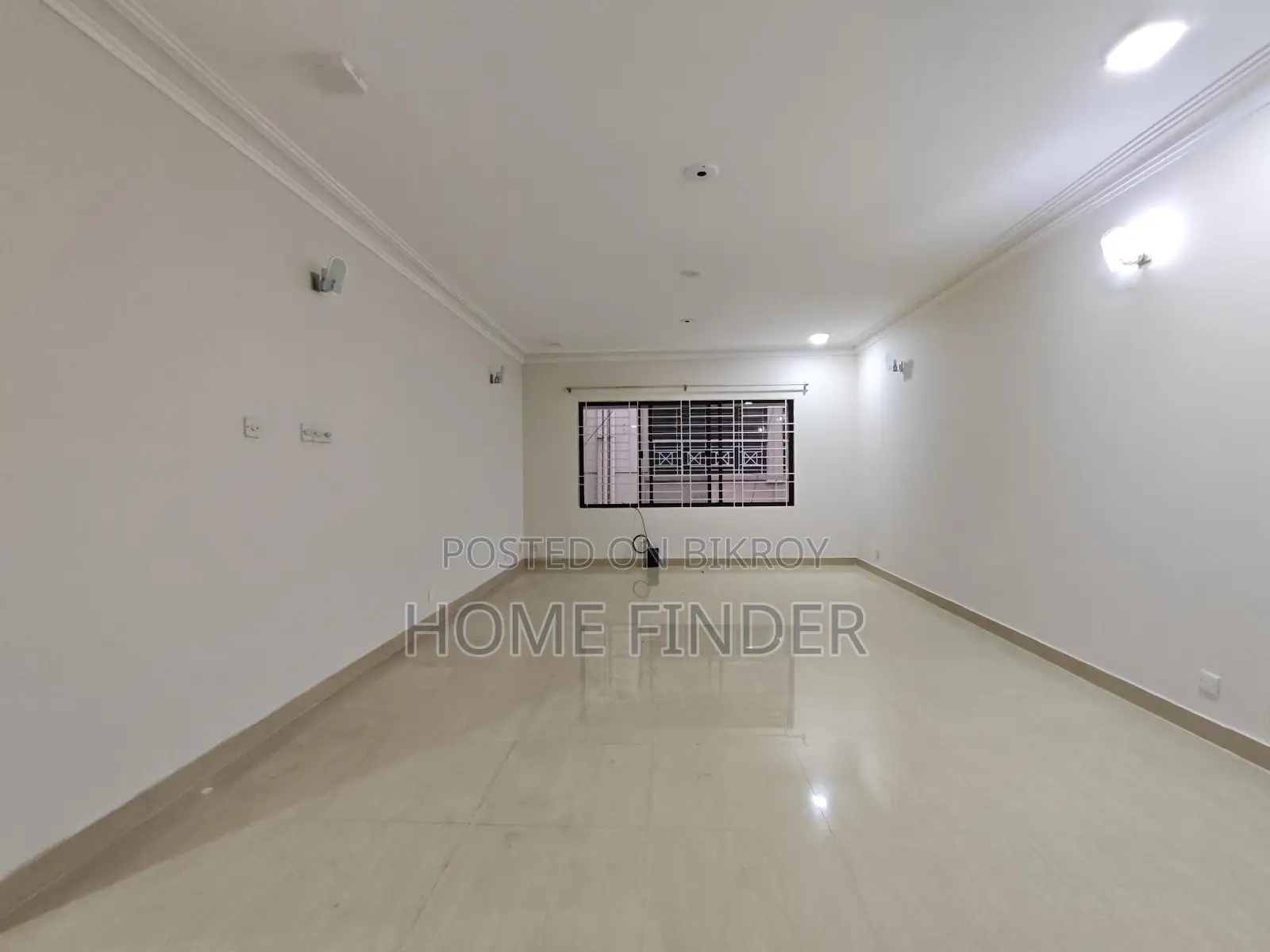 Good Quality 2550Sqft 3 Bed Un-Furnished Apartment For Rent In Gulshan 2