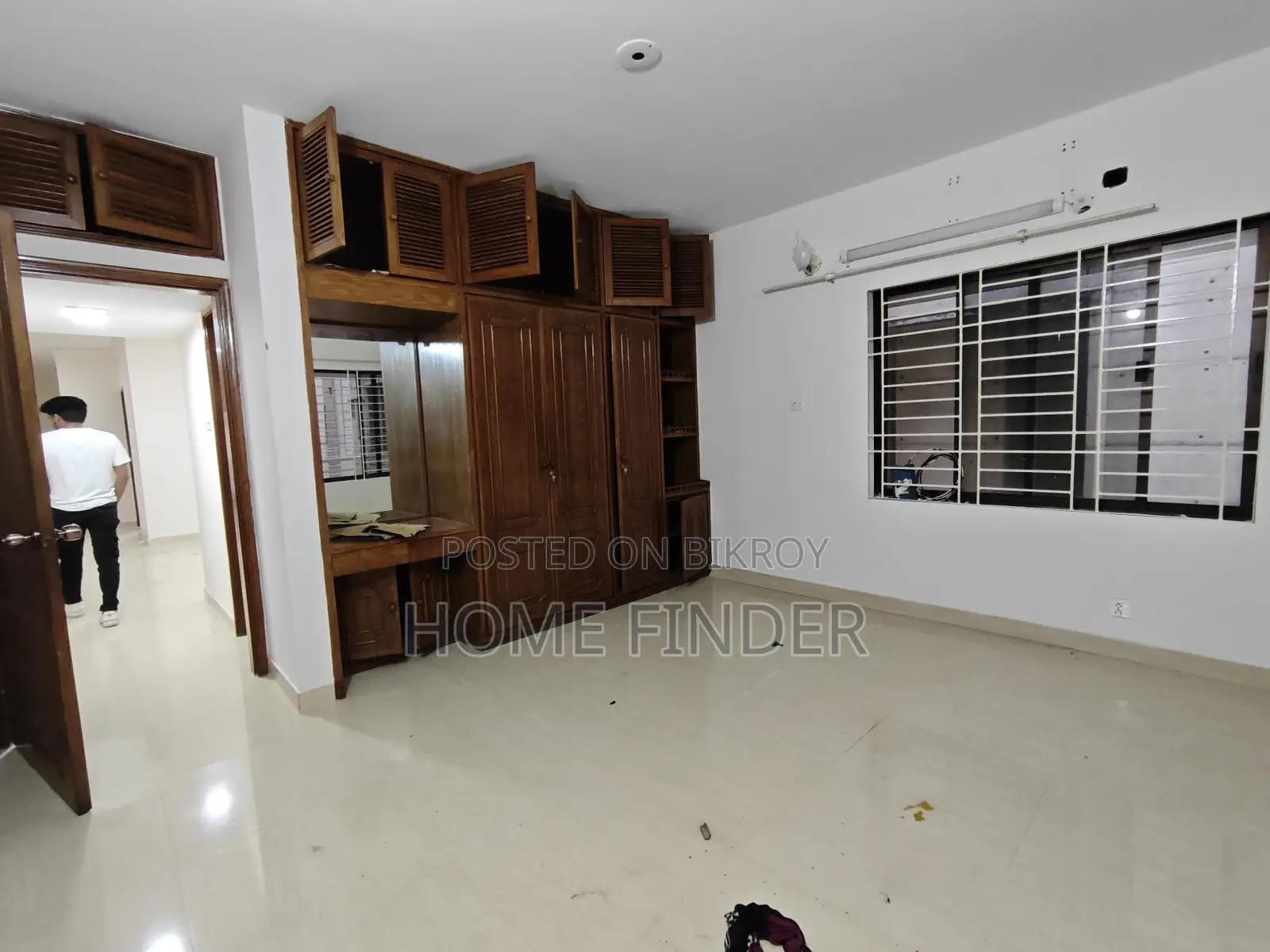 Good Quality 2550Sqft 3 Bed Un-Furnished Apartment For Rent In Gulshan 2