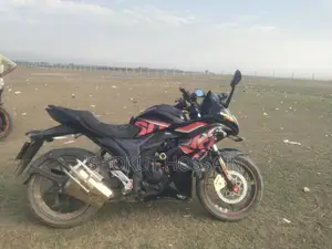 সুজুকি জিক্সার এসএফ ২০১৬