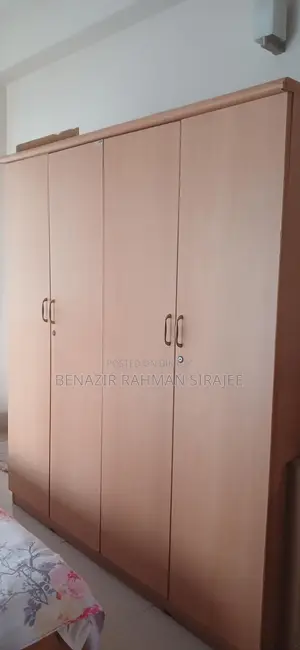Navana Almari/closet