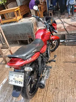 Bajaj Discover 135 . 2011