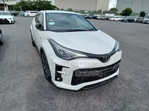 Toyota C-HR SGR Sports Pearl 2020