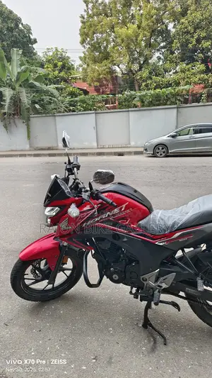 Honda Hornet . 2021