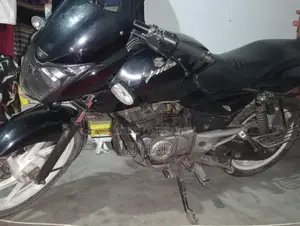 Bajaj Pulsar 150 . 2010