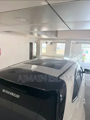 Toyota Harrier . 2014