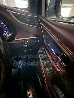 Toyota Harrier . 2014
