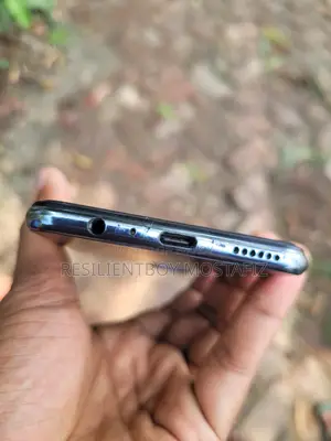 Vivo V21e 8+4/128 (Used)