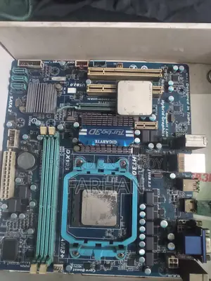 Gigabyte GA-880GM-USB3L + AMD Phenom II X2 550