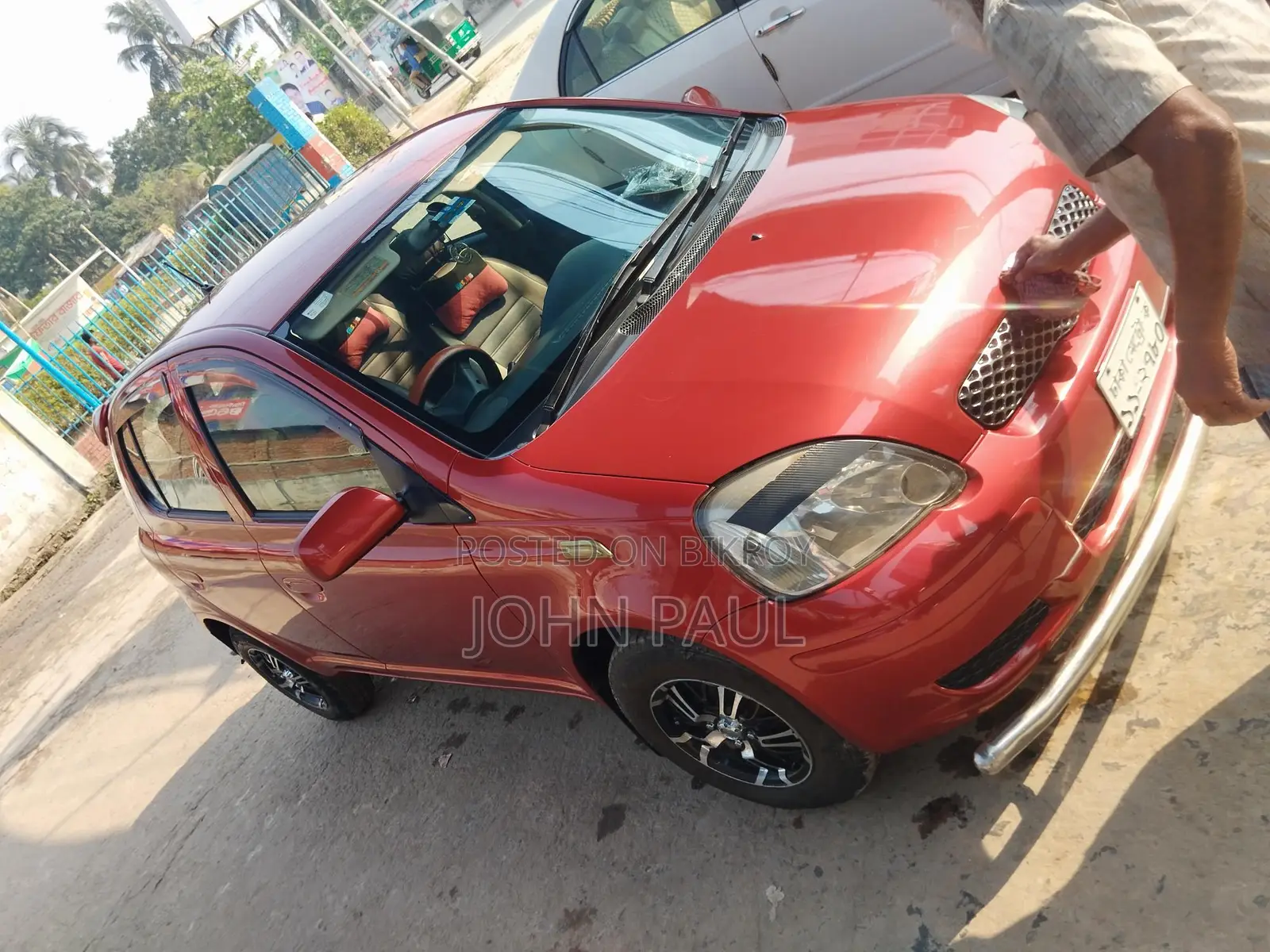 Toyota Vitz 2004 Red