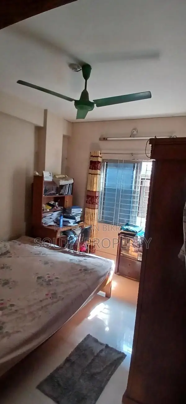 Ready used 1250 sft flat sale at Khilgaon A block