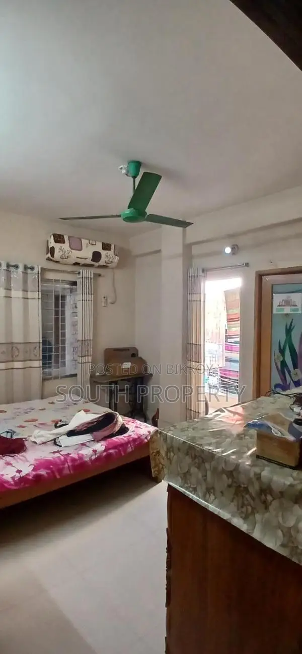 Ready used 1250 sft flat sale at Khilgaon A block
