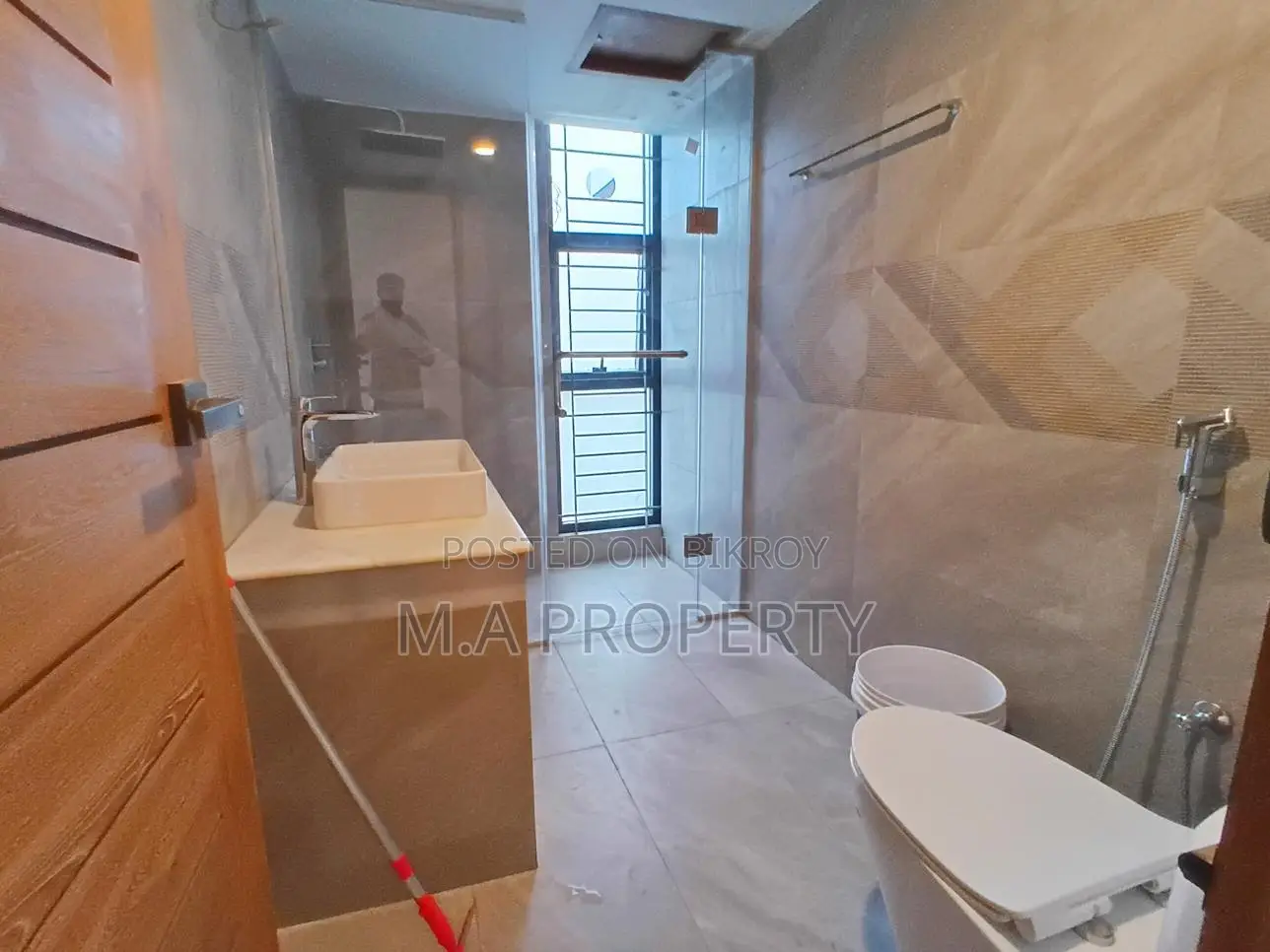Semi-furnished apartment for rent in Gulshan