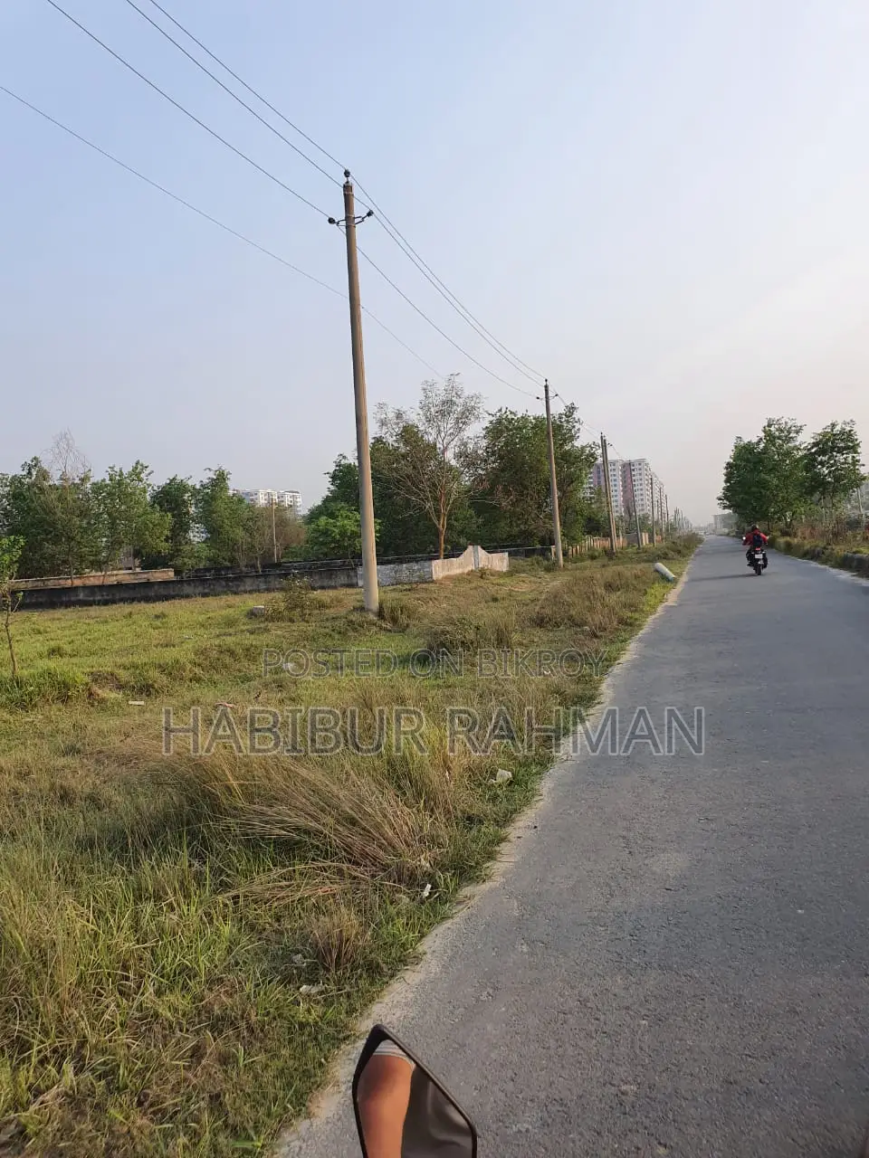 লেক সংলগ্ন ৩ কাঠা ১৭/জি১ উত্তরা, ঢাকা।