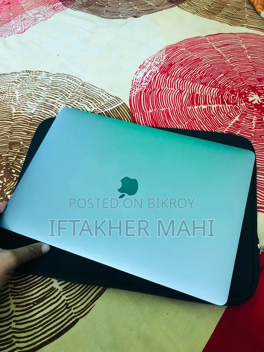 Apple (Used) laptop