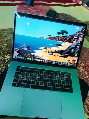 Apple (Used) laptop
