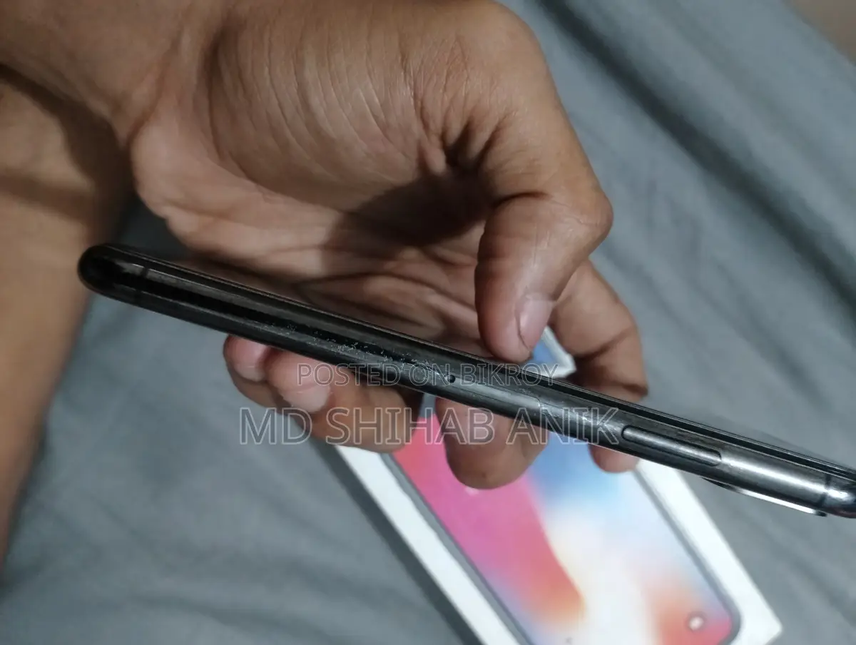 Apple iPhone X (Used)