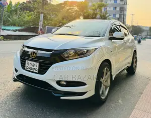 হোন্ডা ভেজেল এস গ্রেড হাইব্রিড ২০১৪ সাদা