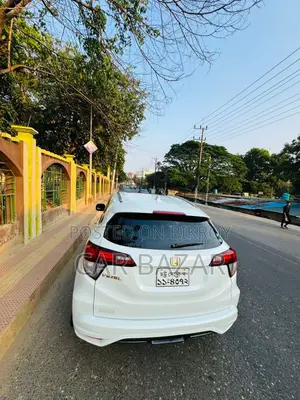 হোন্ডা ভেজেল এস গ্রেড হাইব্রিড ২০১৪ সাদা