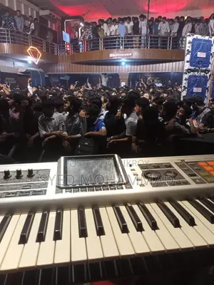 Roland Fantom X6