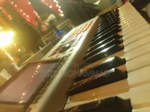 Roland Fantom X6