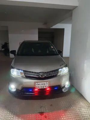 Toyota Axio 2012
