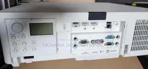 Hitachi 7500 lumens large projector