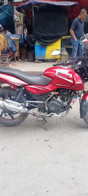 Bajaj Pulsar 150 . 2018