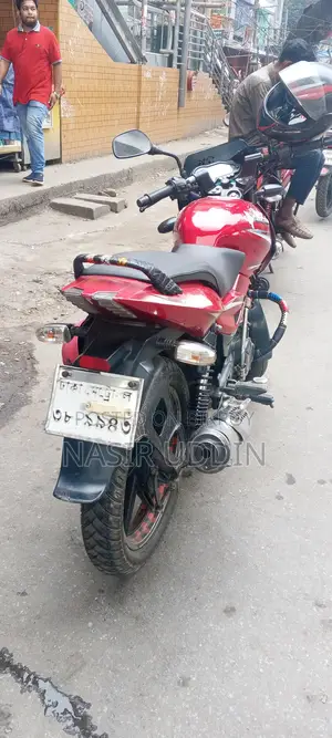 Bajaj Pulsar 150 . 2018