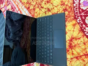 Microsoft Surface Pro 7 with Attachable Keyboard