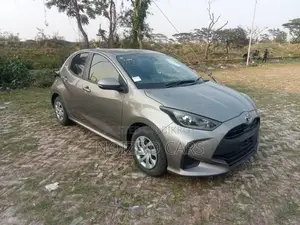 Toyota Yaris 2021 Brown