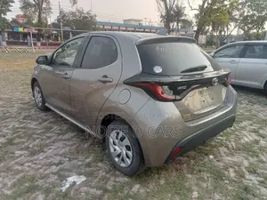 Toyota Yaris 2021 Brown