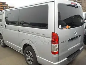 Toyota Hiace GL Silver Dual AC 2021