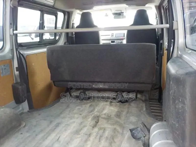 Toyota Hiace GL Silver Dual AC 2021