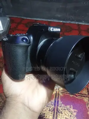 Canon Eos 250d 50mm Prime Lens STM in Pristine Condition