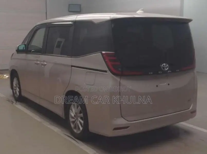 Toyota Noah G Hybrid Brown 2023