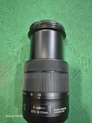Canon 18-135mm USM Lens f/3.5-5.6