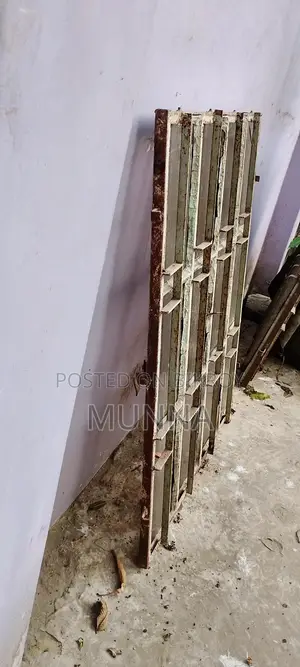 পুরাতন দুইটি লোহার জানালা ।