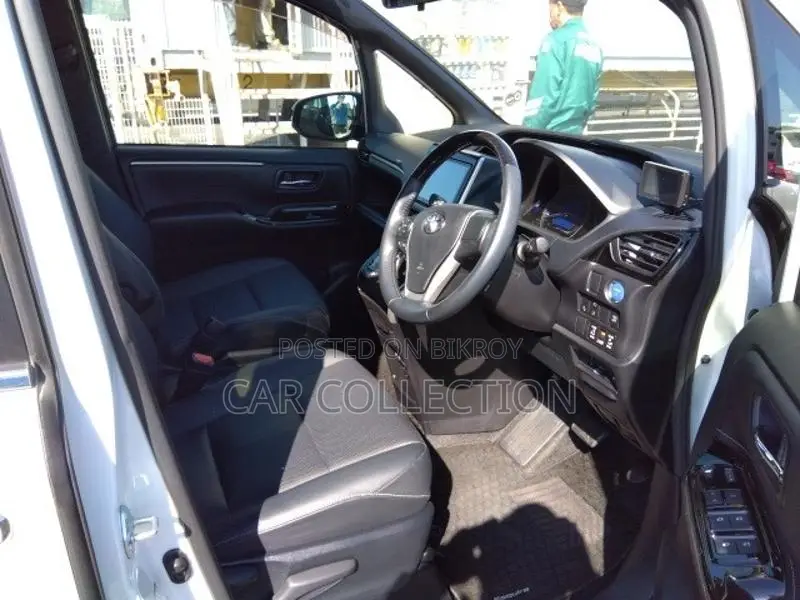 Toyota Esquire GI 2021
