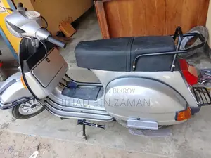 Bajaj Vespa . 2000