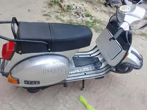 Bajaj Vespa . 2000