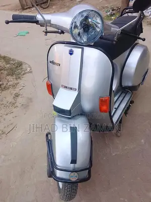 Bajaj Vespa . 2000