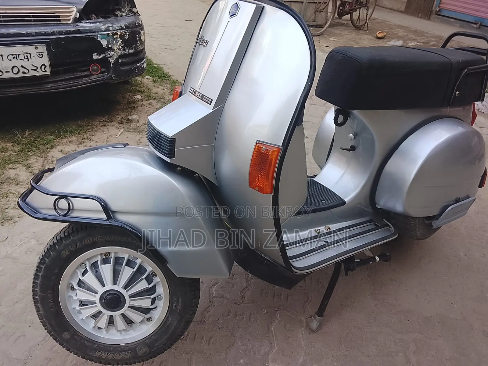 Bajaj Vespa . 2000