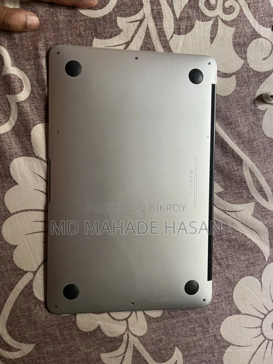 Macbook Air; 8/128 RAM/Storage